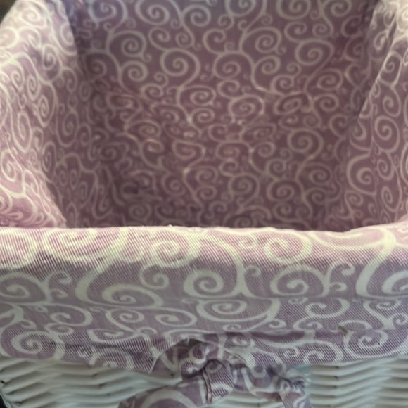 Three white baskets with liners - Picture 5 of 7